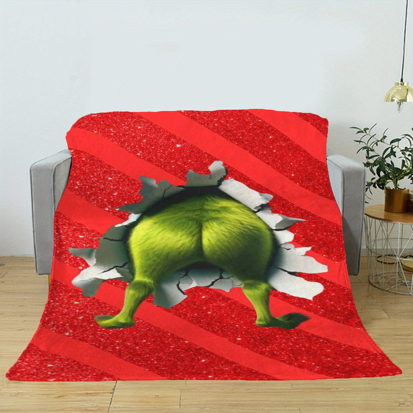 A plush wool blanket featuring - Home Textiles Images avis et prix